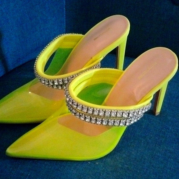 Shoes - Pretty little thing heels